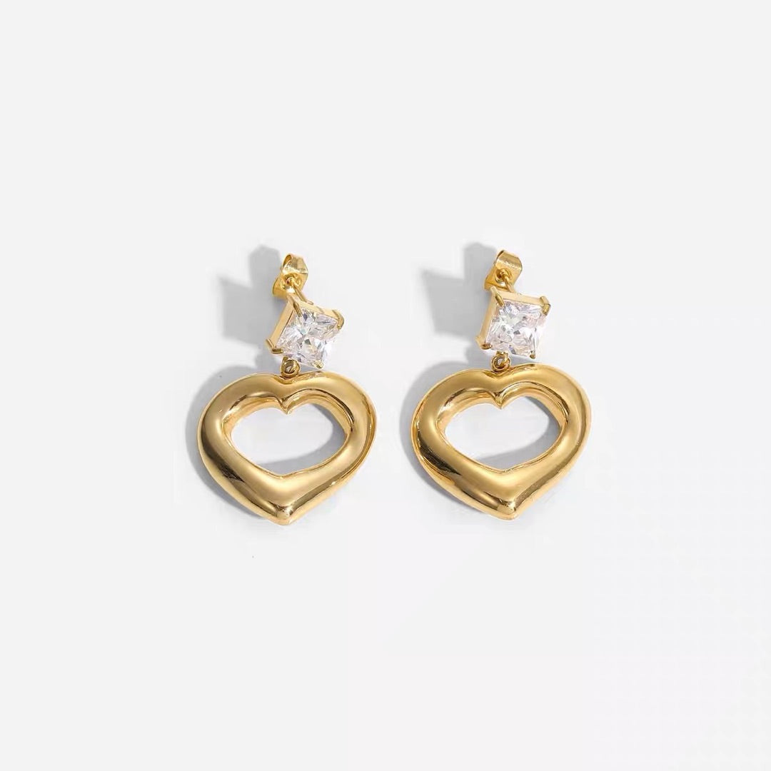 Niche Design Heart Studs