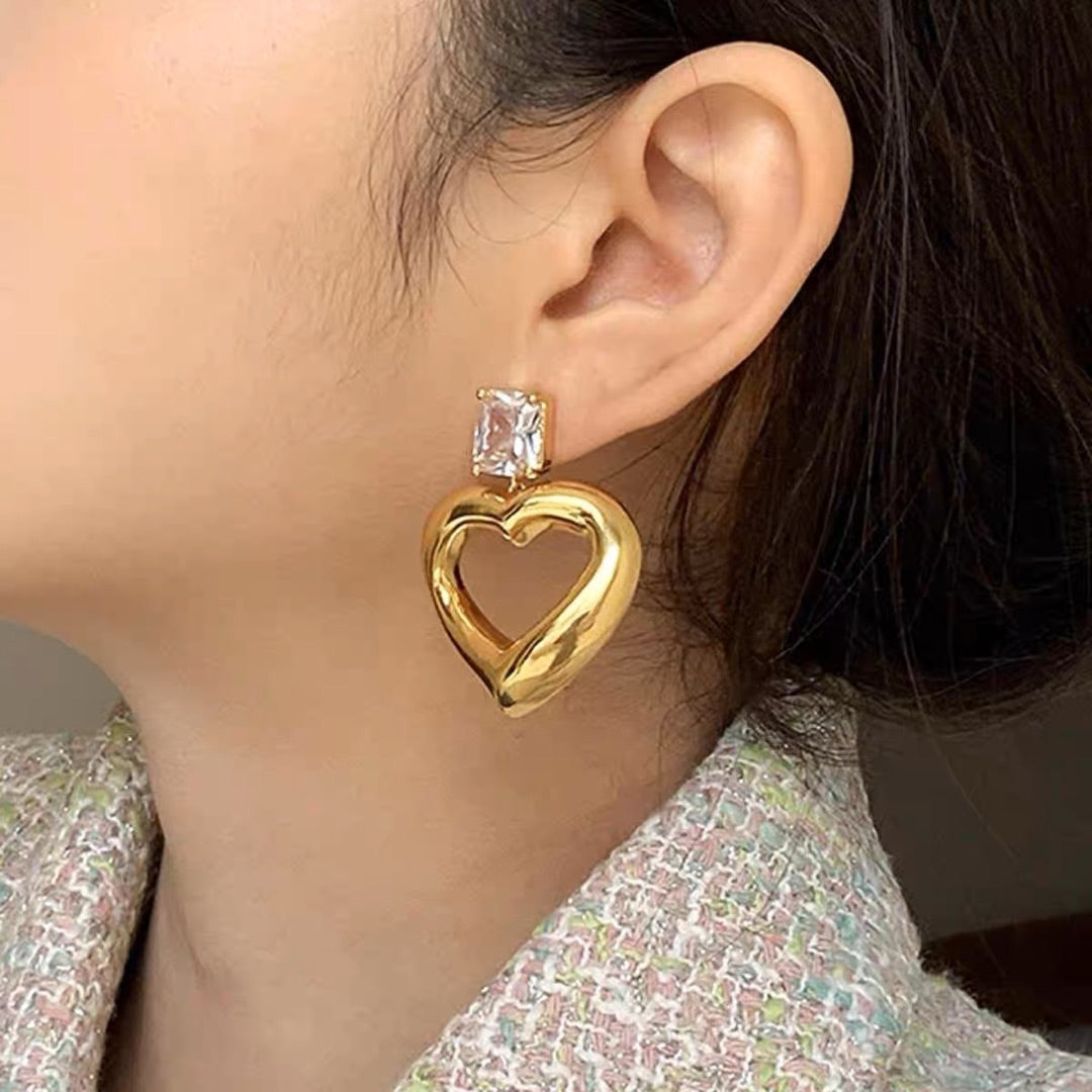 Niche Design Heart Studs