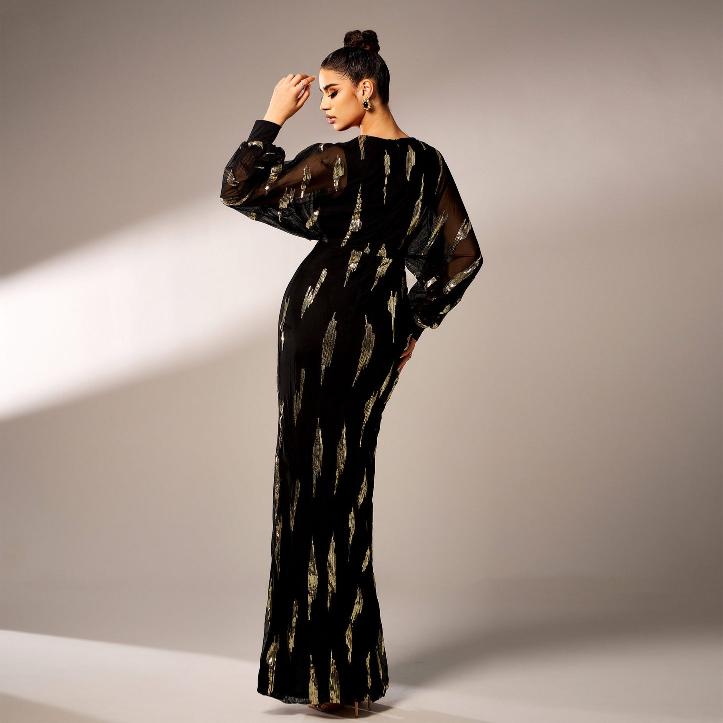 Women's High-end Long Sleeve V-Neck Long Sequined Banquet Evening Dress