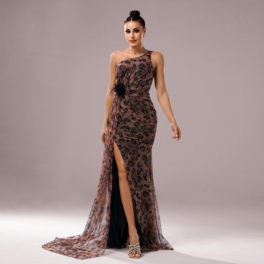 Women's high-end leopard print one-shoulder oblique collar slim hip-wrapped slit evening dress