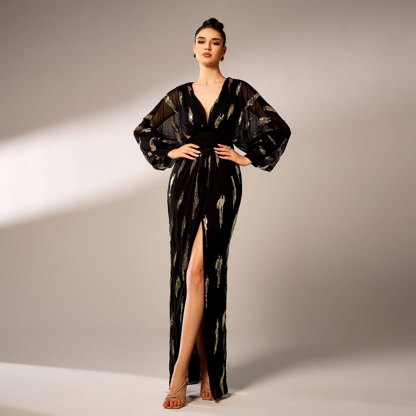 Women's High-end Long Sleeve V-Neck Long Sequined Banquet Evening Dress