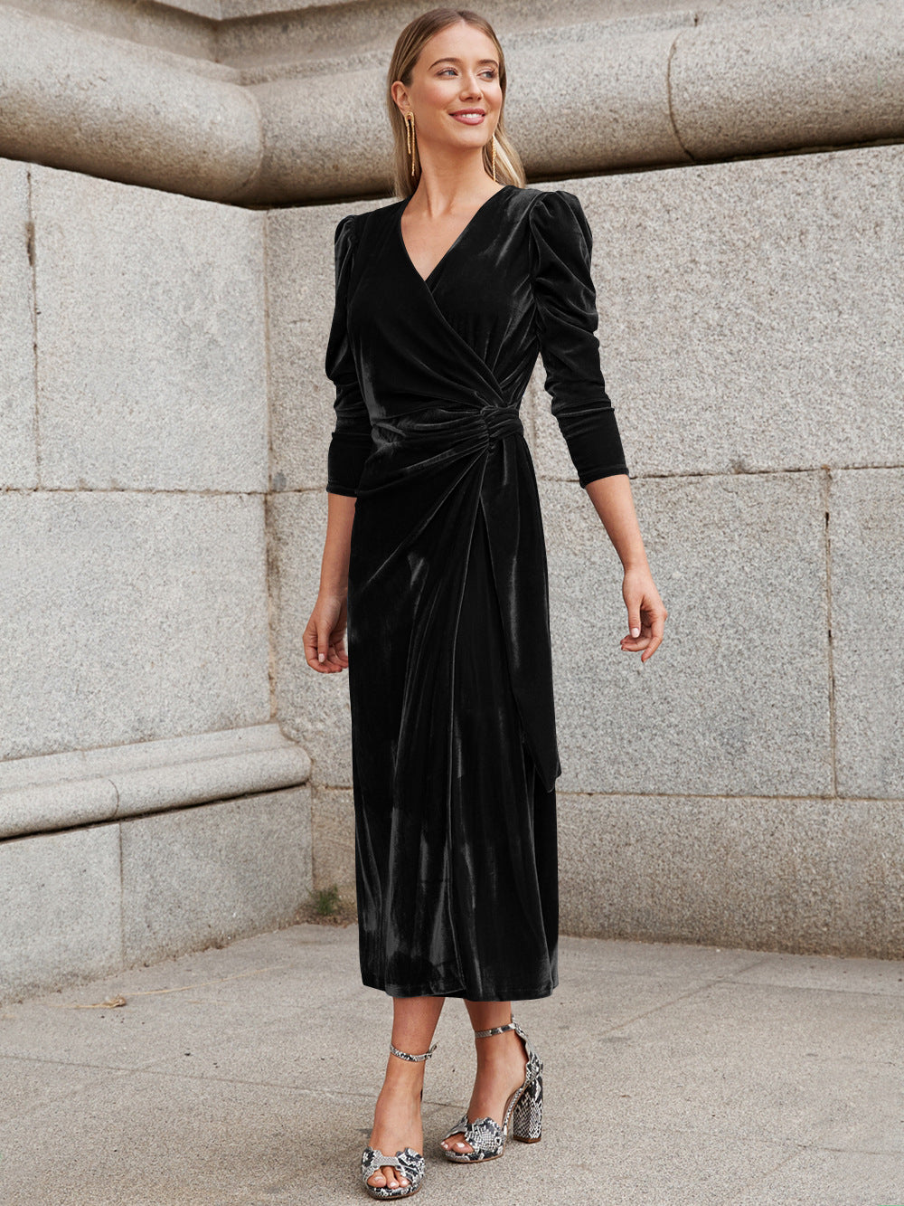 Women's Solid Color Tie Waist V-Neck Velvet Dress - Luxurious Velvet Fabric