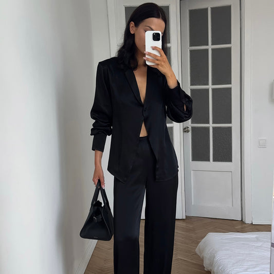 Elegant Women’s Long Sleeve Pajama Set – Stylish Lounge Wear, Comfortable & Loose Fit, Wearable Outdoors