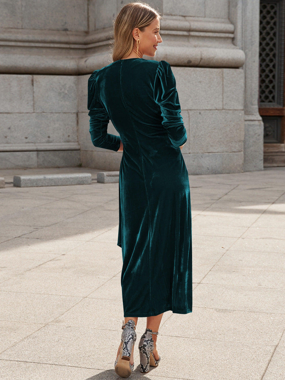Women's Solid Color Tie Waist V-Neck Velvet Dress - Luxurious Velvet Fabric