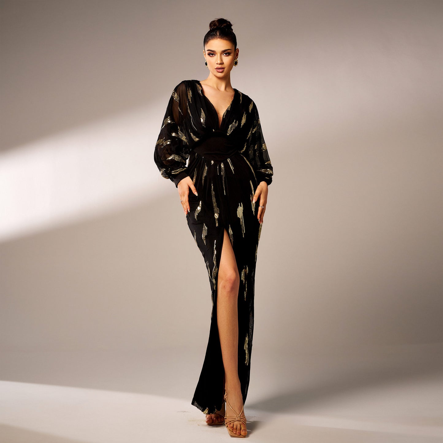 Women's High-end Long Sleeve V-Neck Long Sequined Banquet Evening Dress