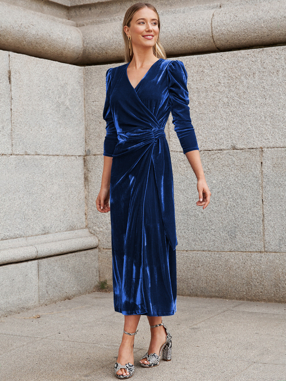 Women's Solid Color Tie Waist V-Neck Velvet Dress - Luxurious Velvet Fabric