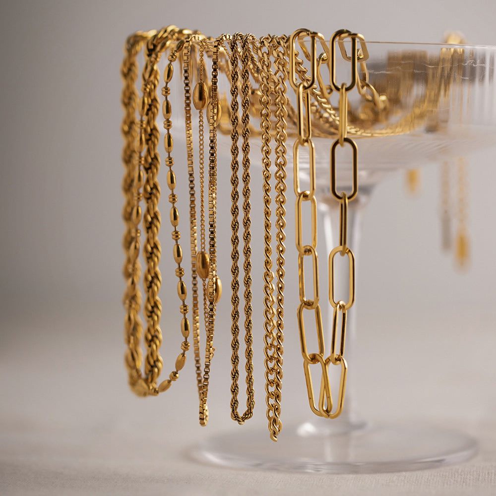 Essential-Collier-Kollektion