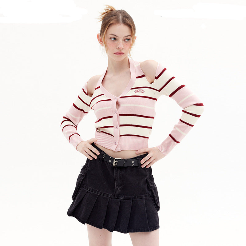 Süßer, schulterfreier, gestreifter Strickpullover mit Neckholder