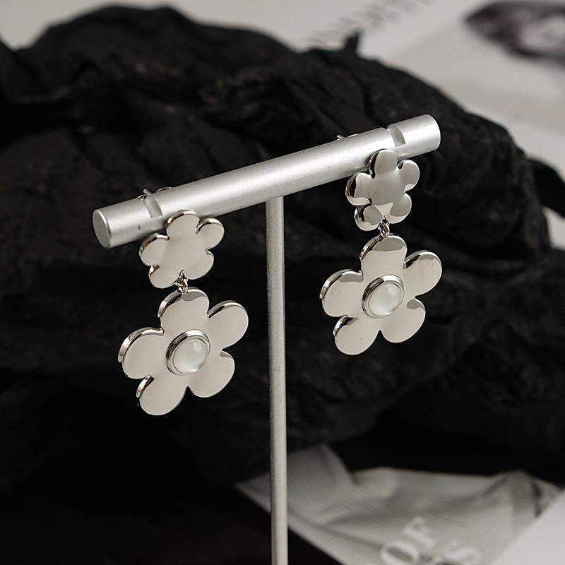 Niche Design Metal Flower Earrings