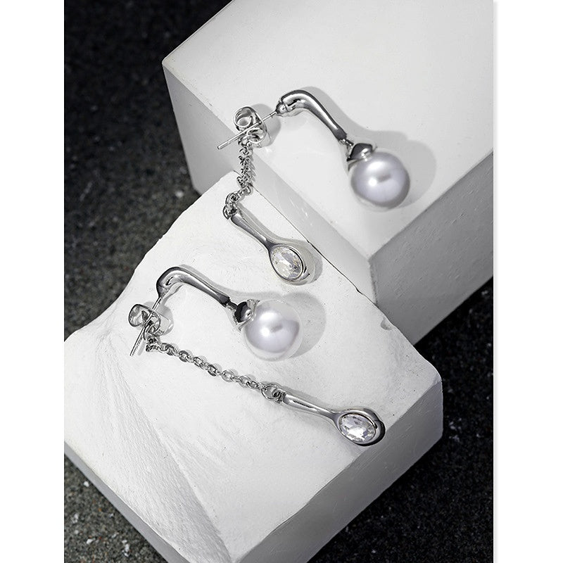Flow Pearl Earrings
